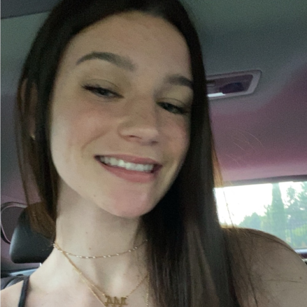 Meet your Posher, Ella